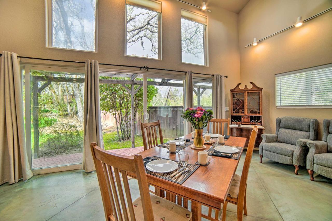 Hilltop Loft Ukiah Vacation Rental! Esterno foto