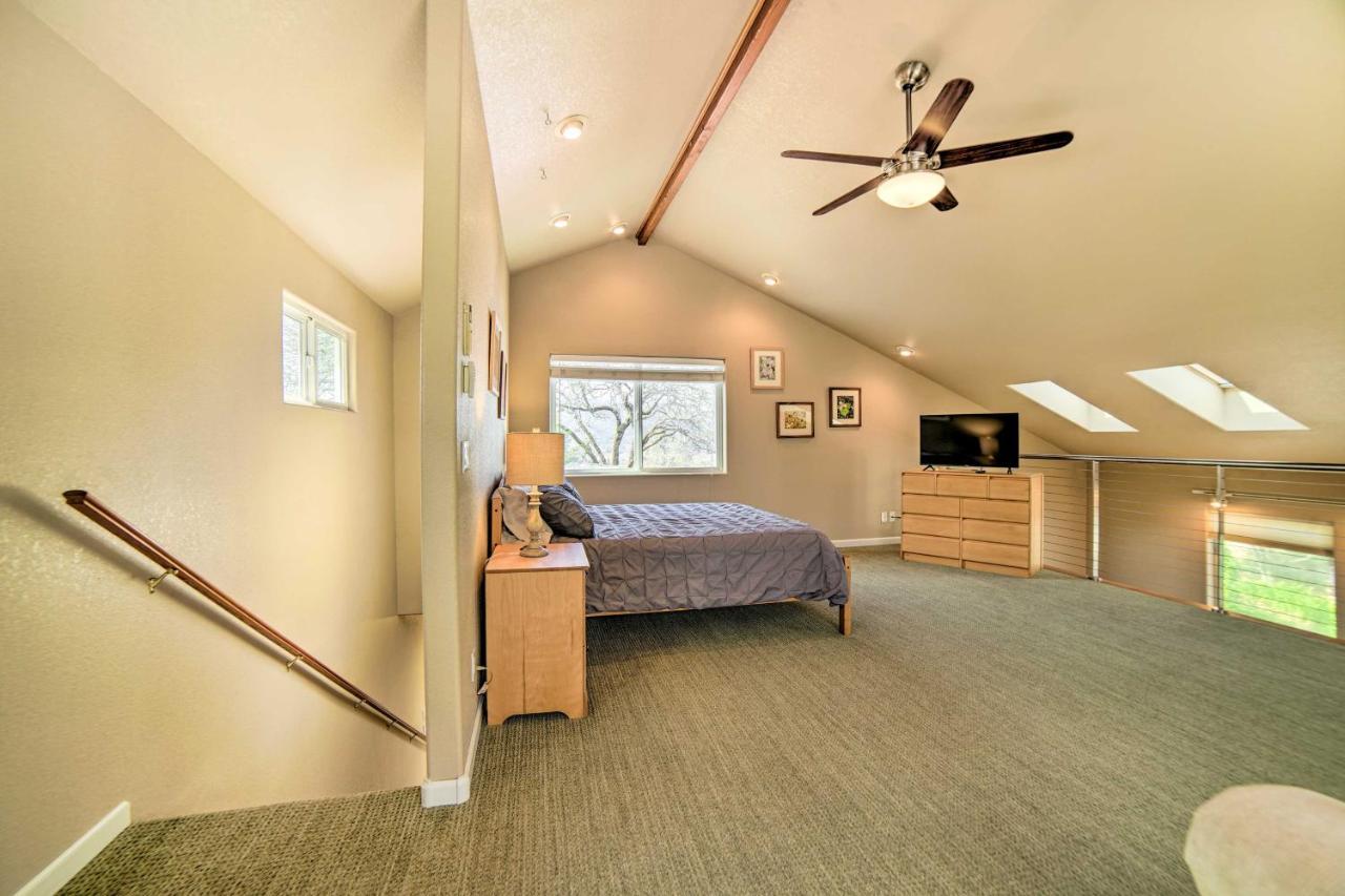 Hilltop Loft Ukiah Vacation Rental! Esterno foto