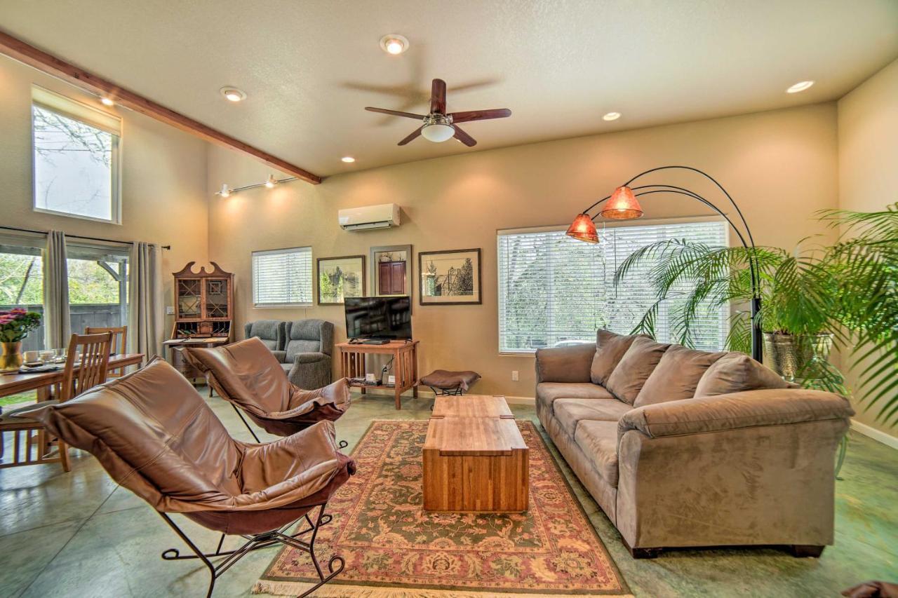 Hilltop Loft Ukiah Vacation Rental! Esterno foto