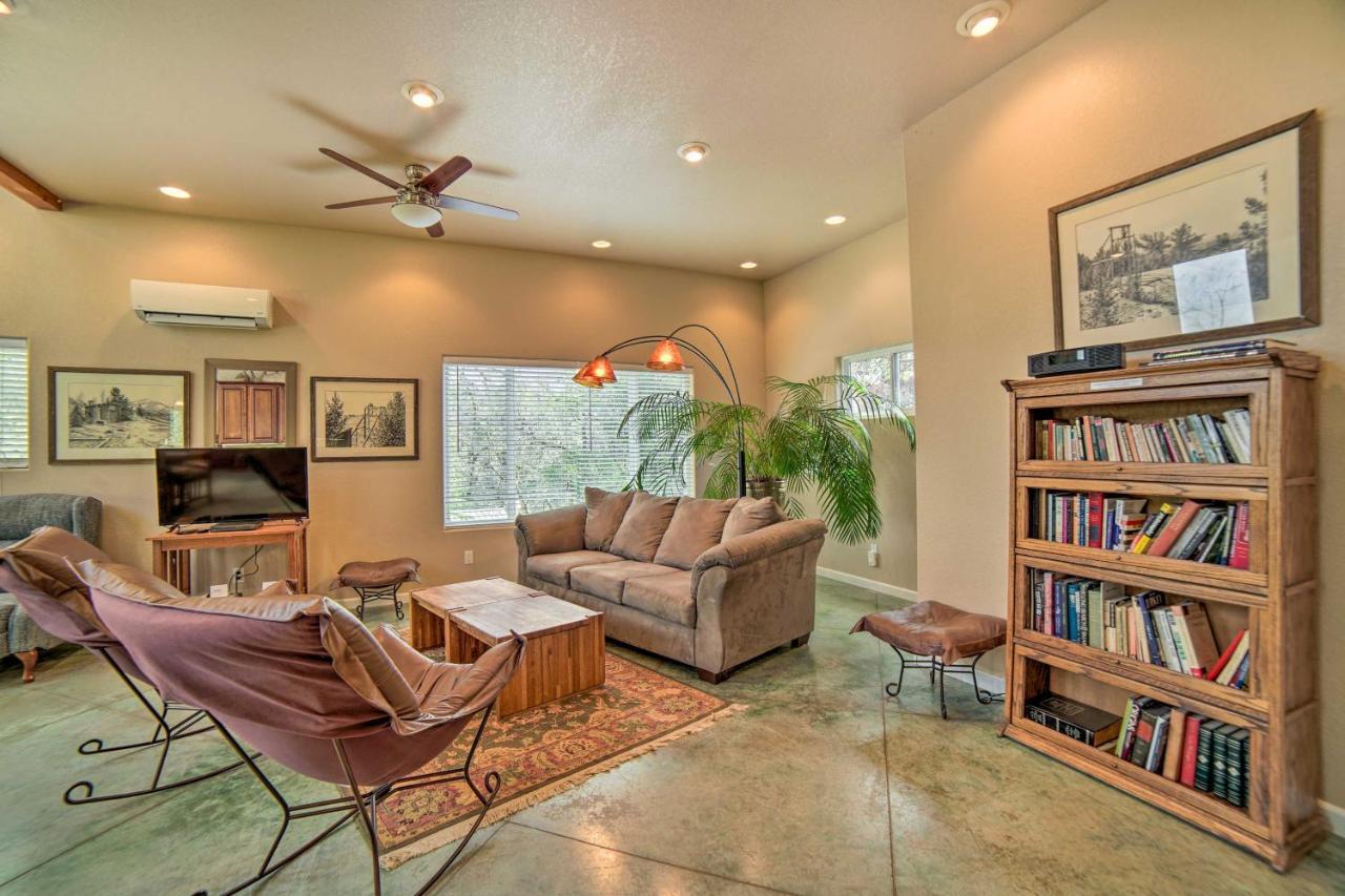 Hilltop Loft Ukiah Vacation Rental! Esterno foto