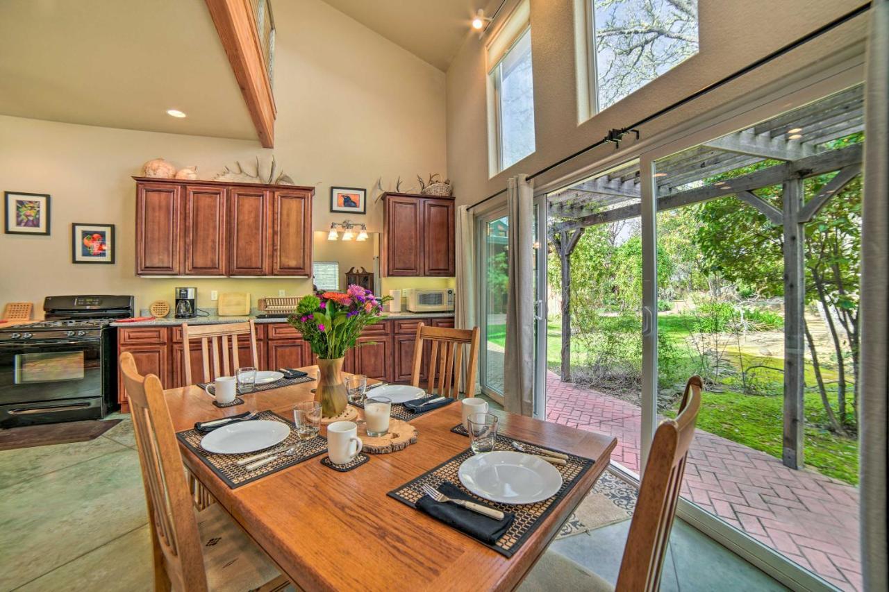 Hilltop Loft Ukiah Vacation Rental! Esterno foto