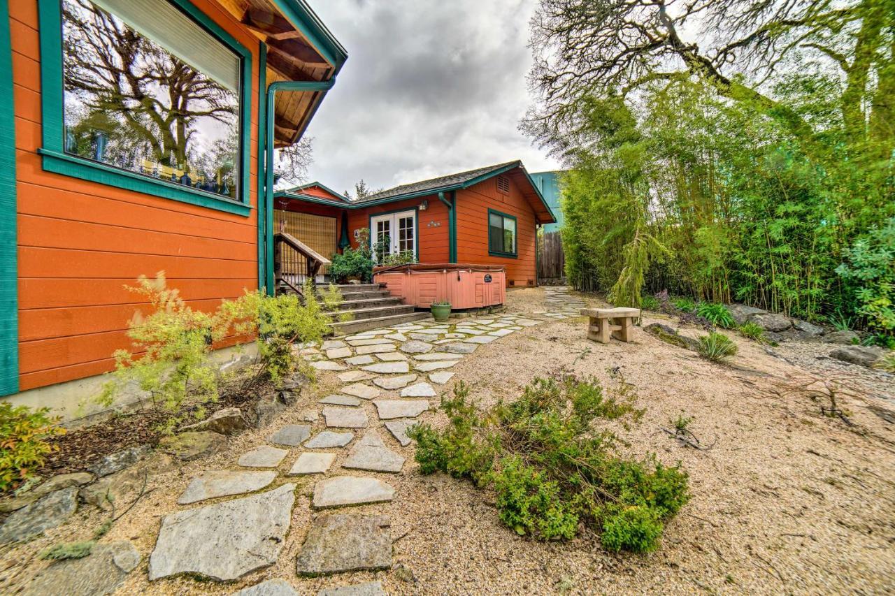 Hilltop Loft Ukiah Vacation Rental! Esterno foto