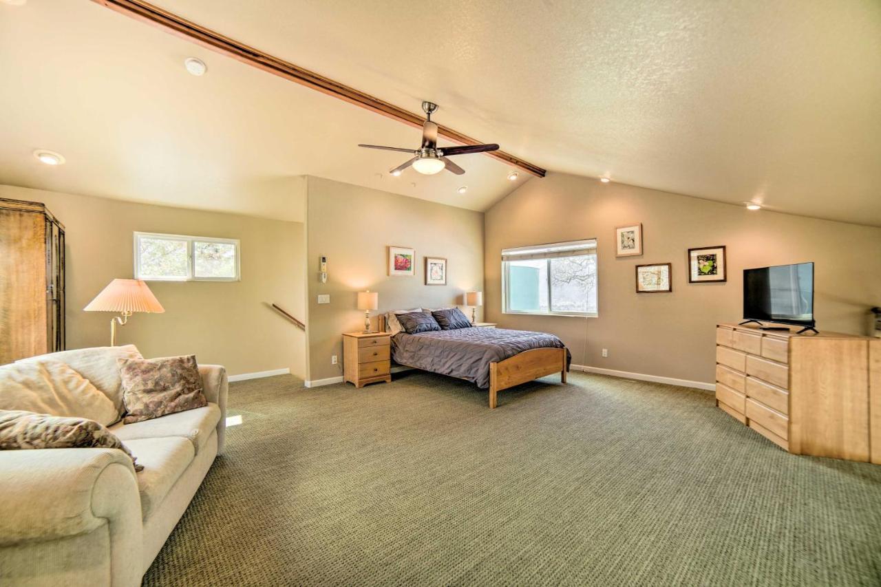 Hilltop Loft Ukiah Vacation Rental! Esterno foto